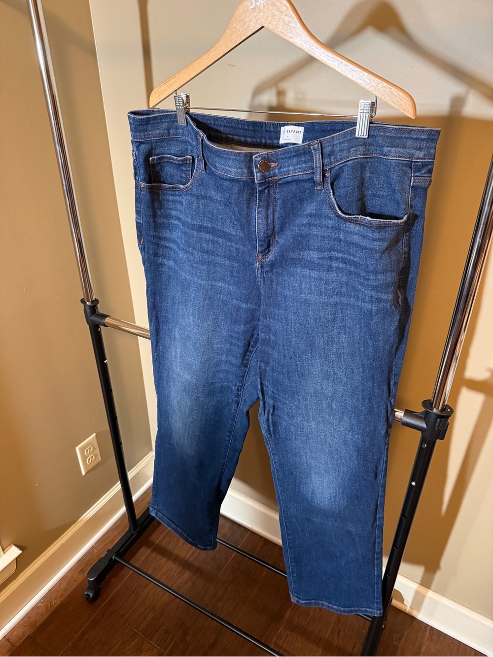 Lane Bryant Signature Fit Mid Rise Straight Jeans Women’s Size 22 Dark Wash